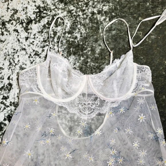 INC International Concepts Daisy-Embroidered Babydoll Lingerie Chemise - Picture 4 of 9